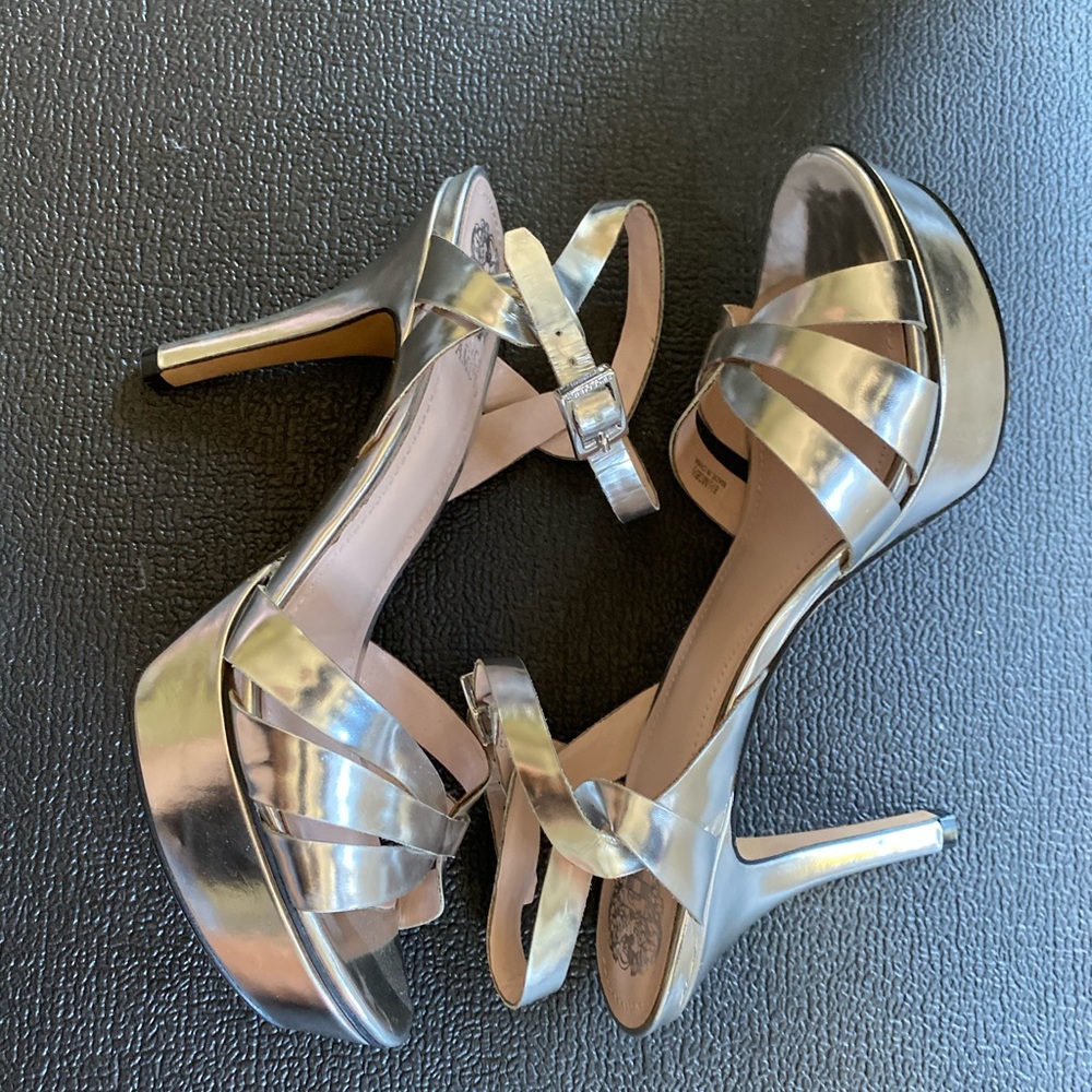 brand new!! Vince Camuto Platform Heels